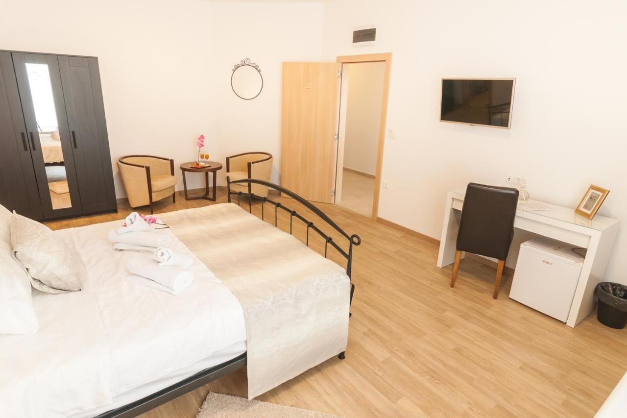 Via Domus Hotel Split Eksteriør billede
